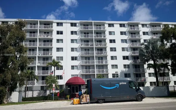 $2,000 | 1251 Northeast 108th Street, Unit 408, Miami, FL 33161