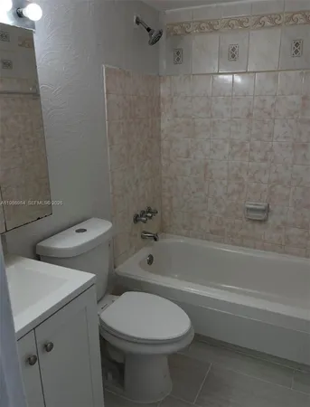 $2,000 | 1251 Northeast 108th Street, Unit 408, Miami, FL 33161