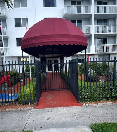 $2,000 | 1251 Northeast 108th Street, Unit 408, Miami, FL 33161