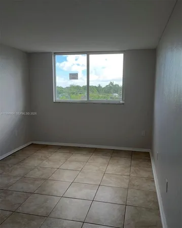 $2,000 | 1251 Northeast 108th Street, Unit 408, Miami, FL 33161