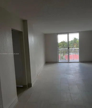 $2,000 | 1251 Northeast 108th Street, Unit 408, Miami, FL 33161