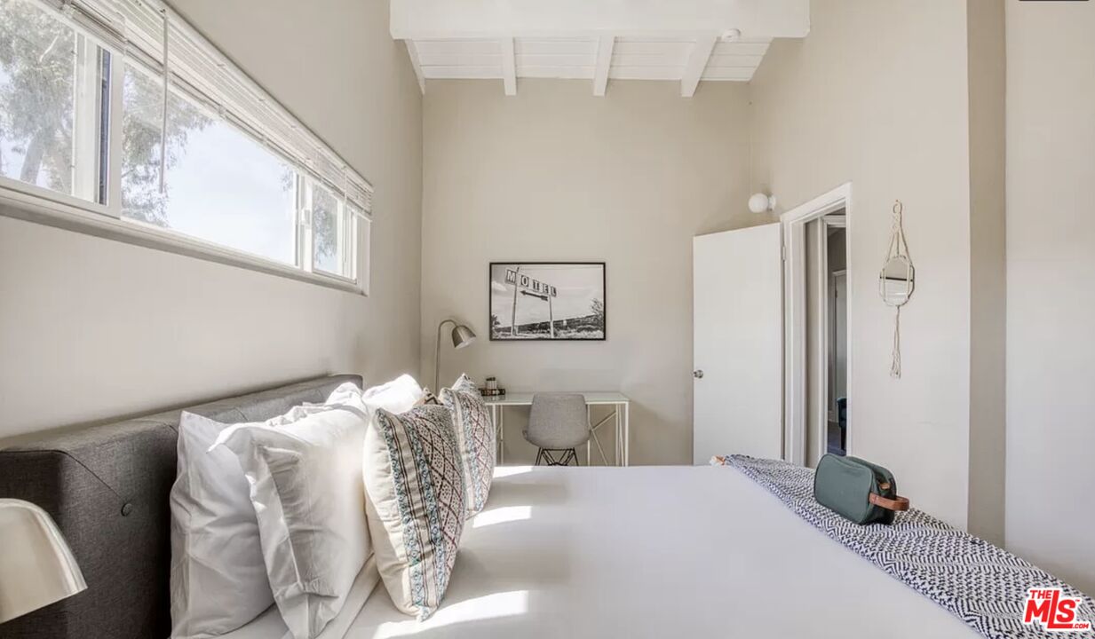 8100 West 83rd Street Playa del Rey, CA 90293 - Photo 13 of 25