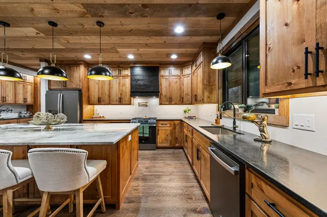 a view of a storage & utility room