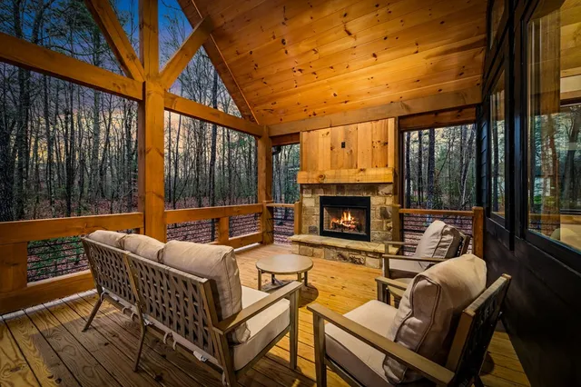 $1,190,000 | 45 Shermans Court, McCaysville, GA 30555