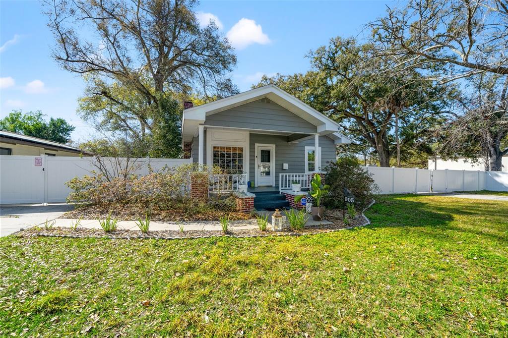905 East Hanna Avenue, Tampa, FL 33604 Compass