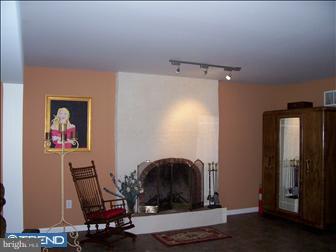 261 Jefferis Road Downingtown, PA 19335 - Photo 8 of 10 Family Room