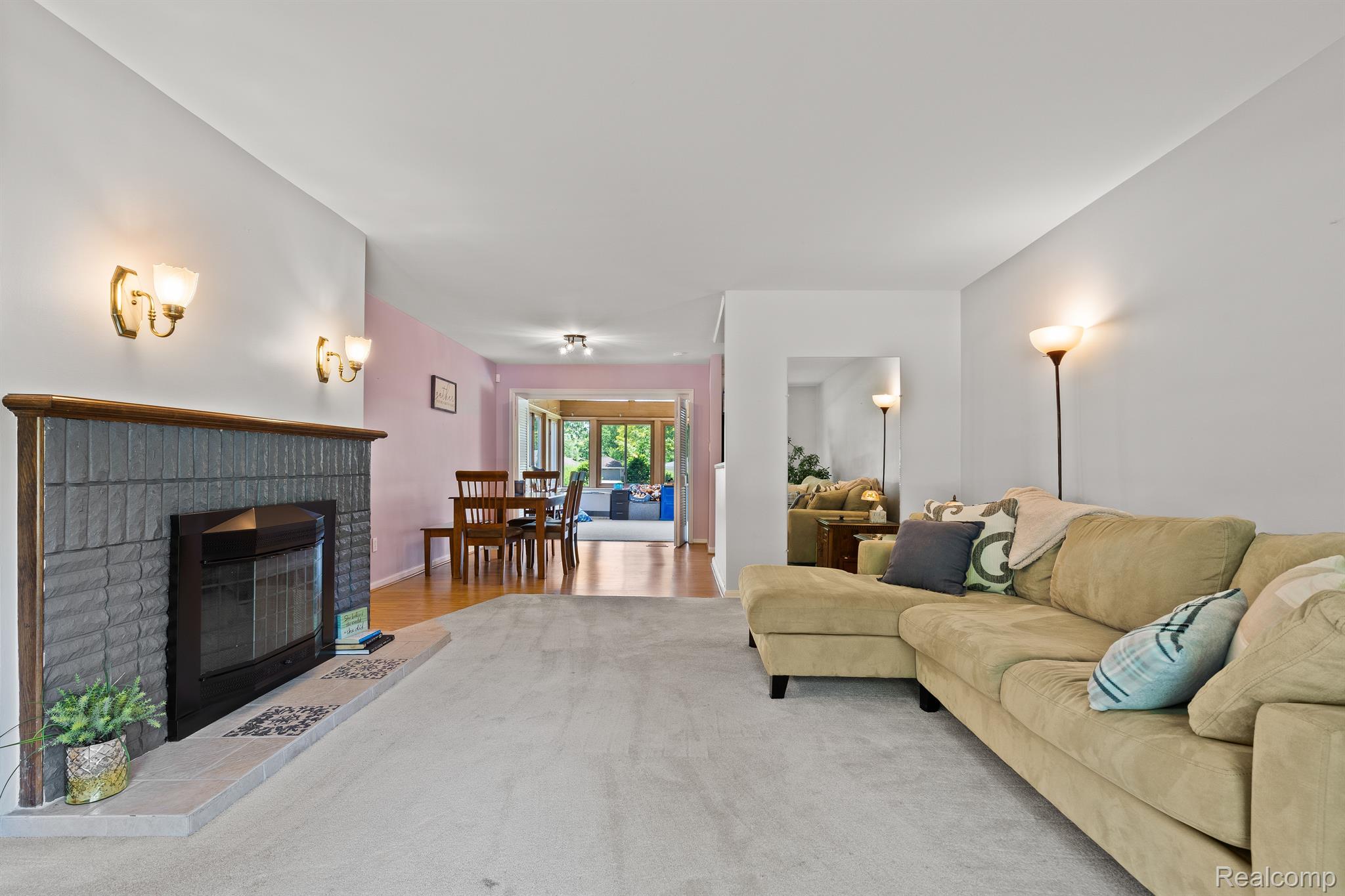 28180 Hawberry Road Farmington, MI 48331 - Photo 9 of 24