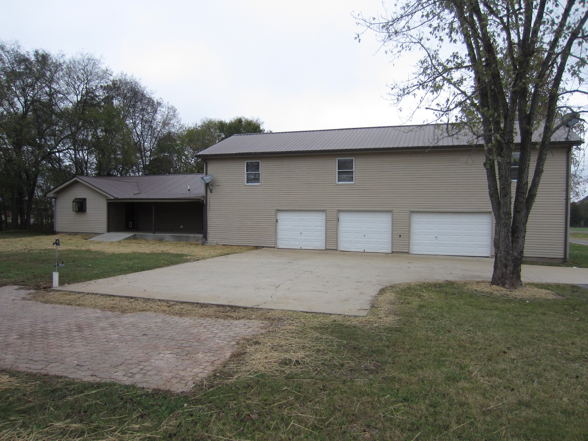 670 Vesta Road Lebanon, TN 37090 - Photo 3 of 20 a house view with a garden space