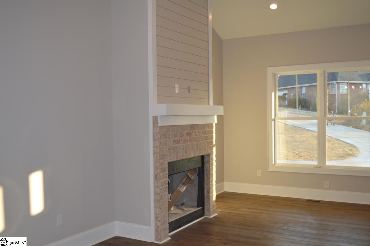 504 Ridgewood Court Seneca, SC 29672 - Photo 5 of 36 Gallery Image 5