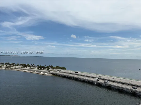 $19,000 | 175 Southeast 25th Road, Unit 901, Miami, FL 33129