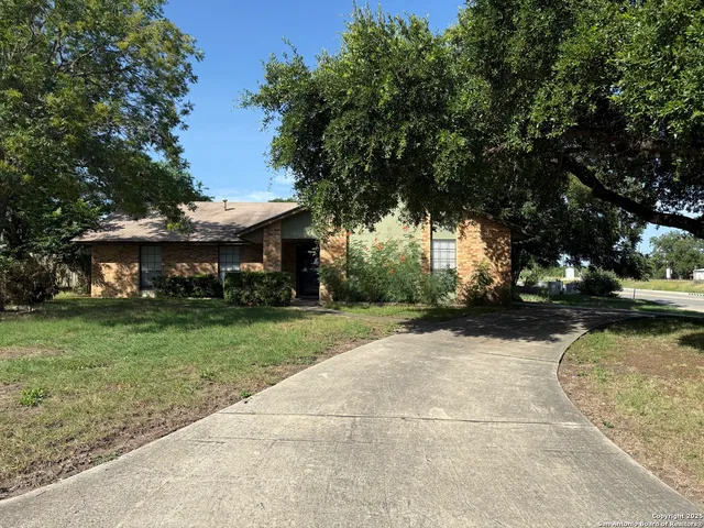$1,495 | 912 Spring Hill Drive, New Braunfels, TX 78130