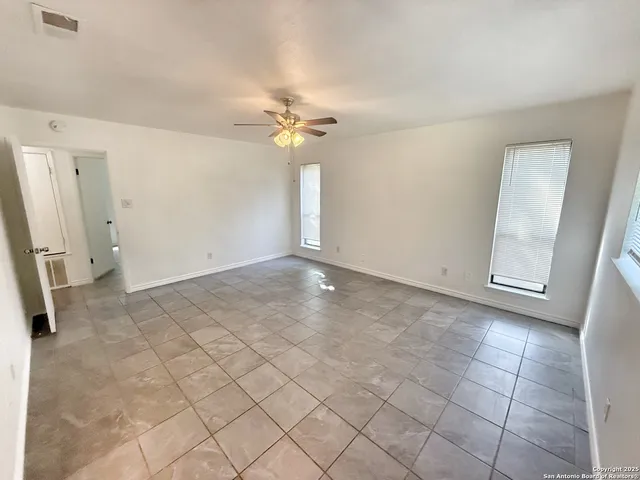 $1,495 | 912 Spring Hill Drive, New Braunfels, TX 78130