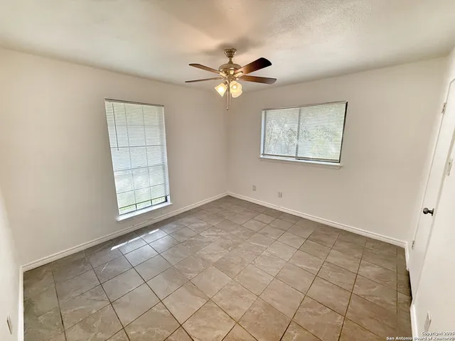 $1,495 | 912 Spring Hill Drive, New Braunfels, TX 78130