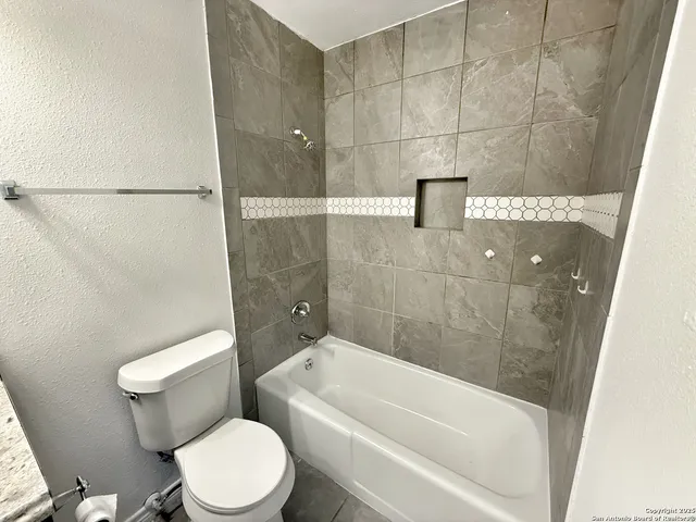 $1,495 | 912 Spring Hill Drive, New Braunfels, TX 78130