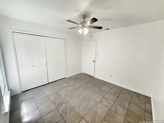 $1,495 | 912 Spring Hill Drive, New Braunfels, TX 78130