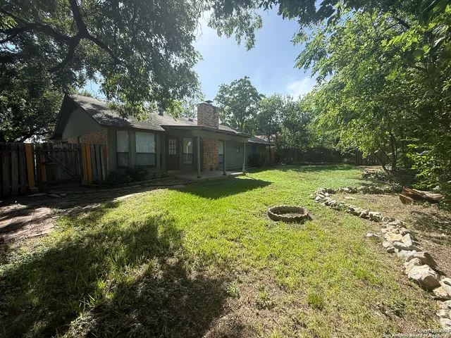 $1,495 | 912 Spring Hill Drive, New Braunfels, TX 78130