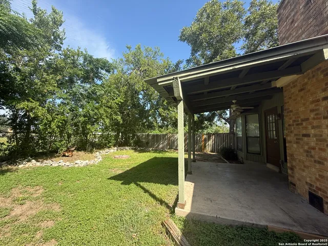 $1,495 | 912 Spring Hill Drive, New Braunfels, TX 78130