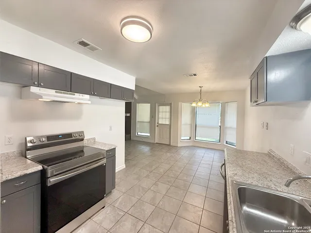 $1,495 | 912 Spring Hill Drive, New Braunfels, TX 78130