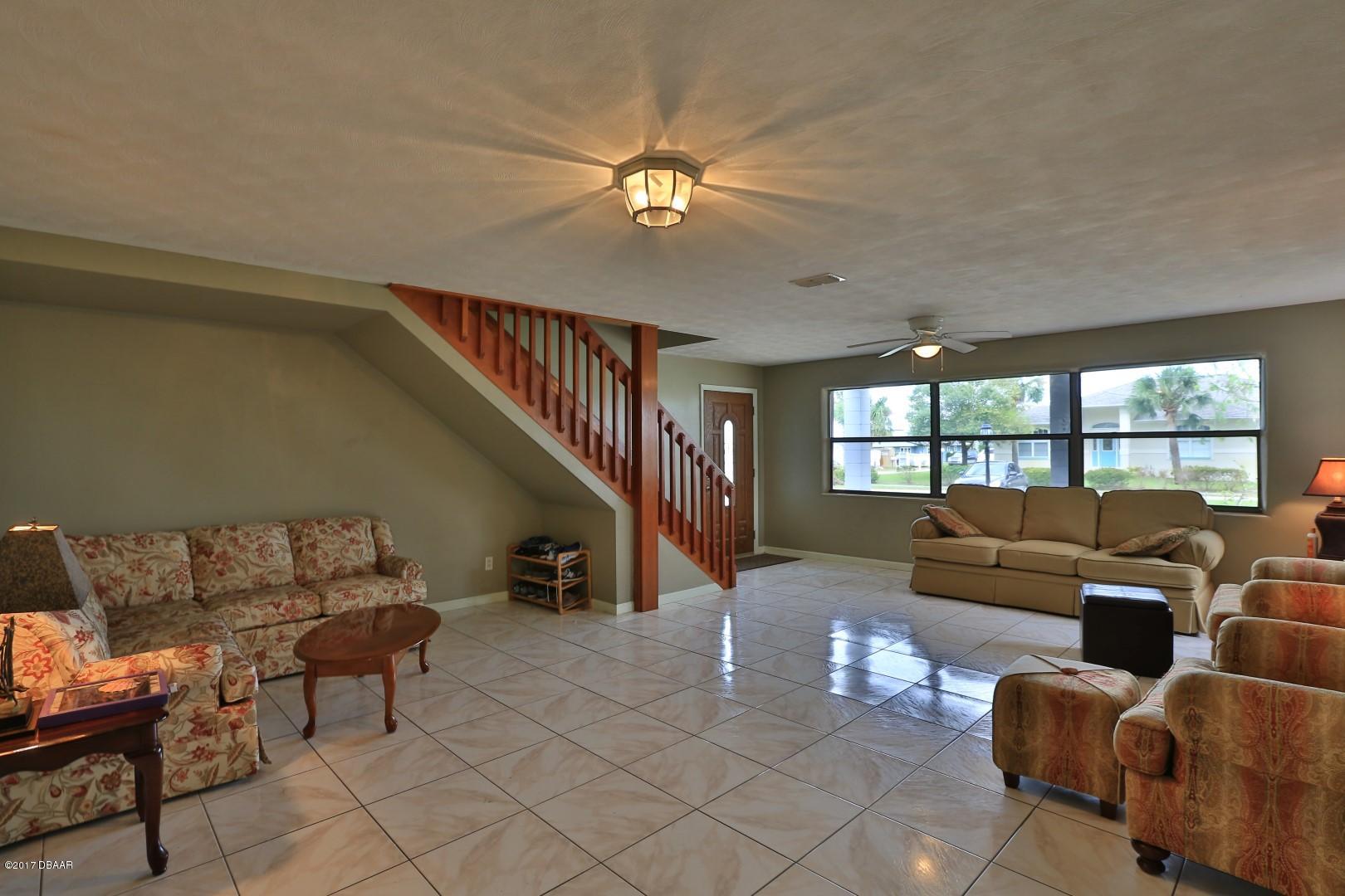 1528 South Riverside Drive Edgewater, FL 32132 - Photo 14 of 31 3A6B2148 (Large)