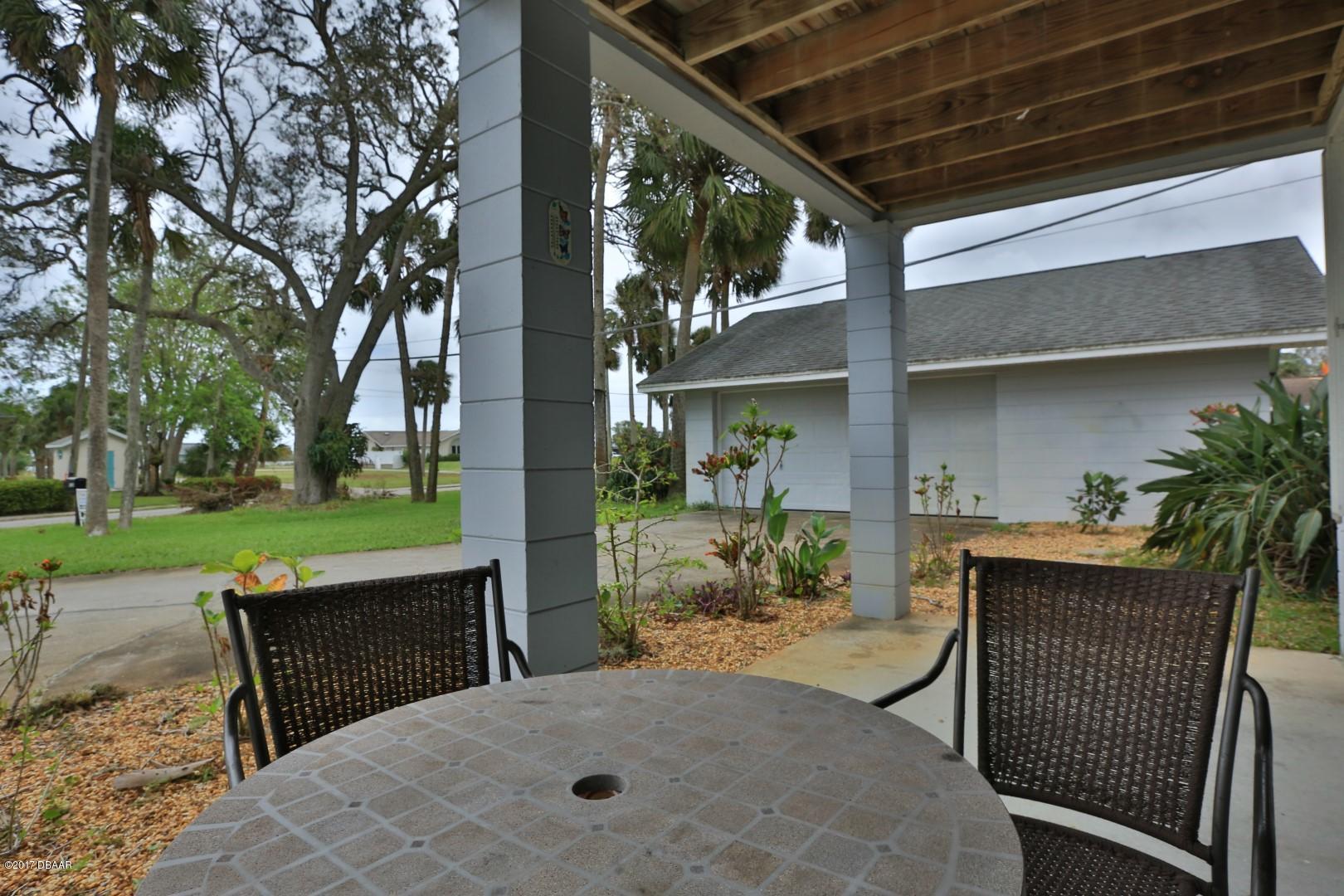 1528 South Riverside Drive Edgewater, FL 32132 - Photo 3 of 31 3A6B2145 (Large)