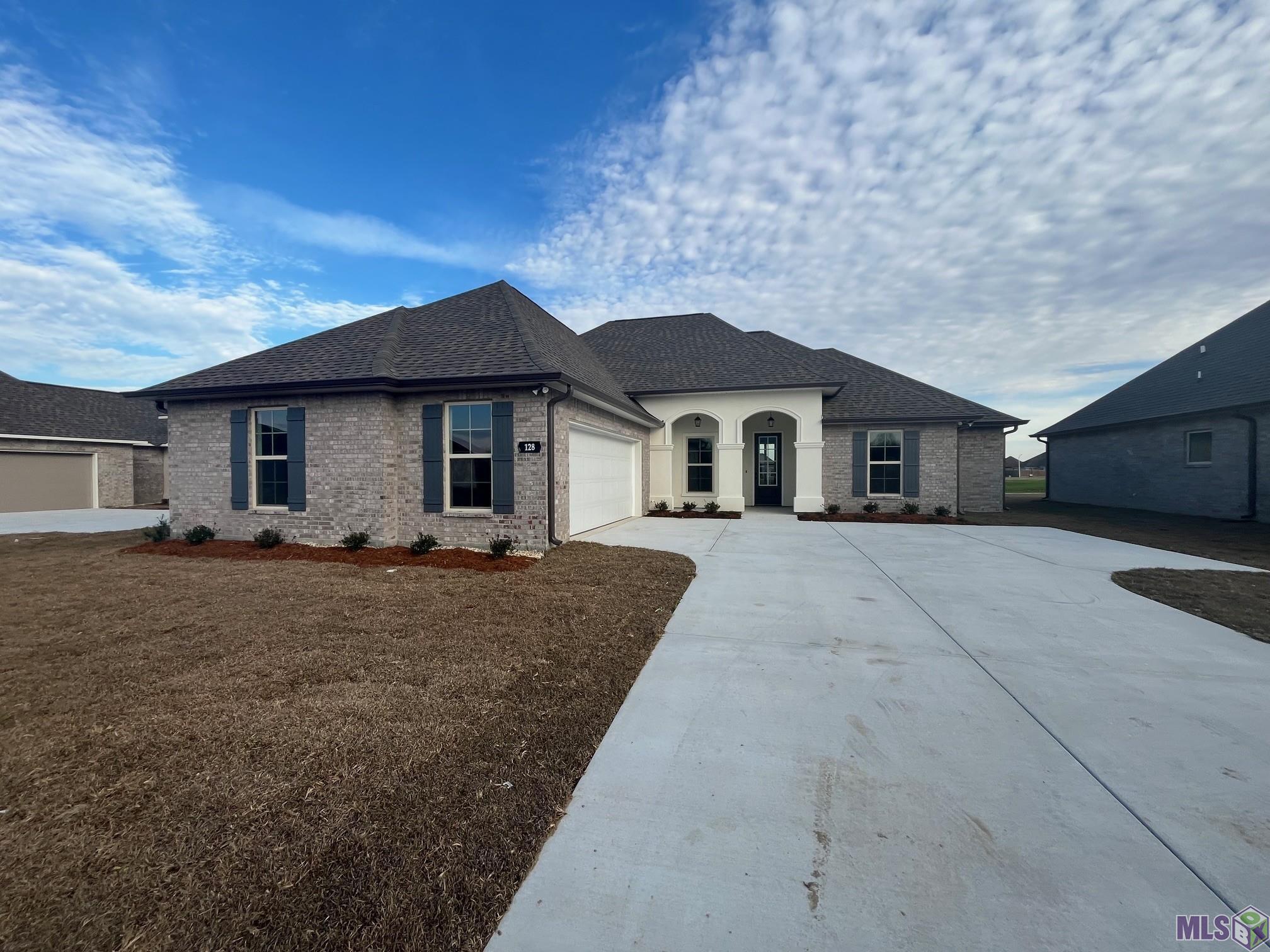 128 Spring Grove Loop Thibodaux, LA 70301 - Photo 1 of 7 Gallery Image 1