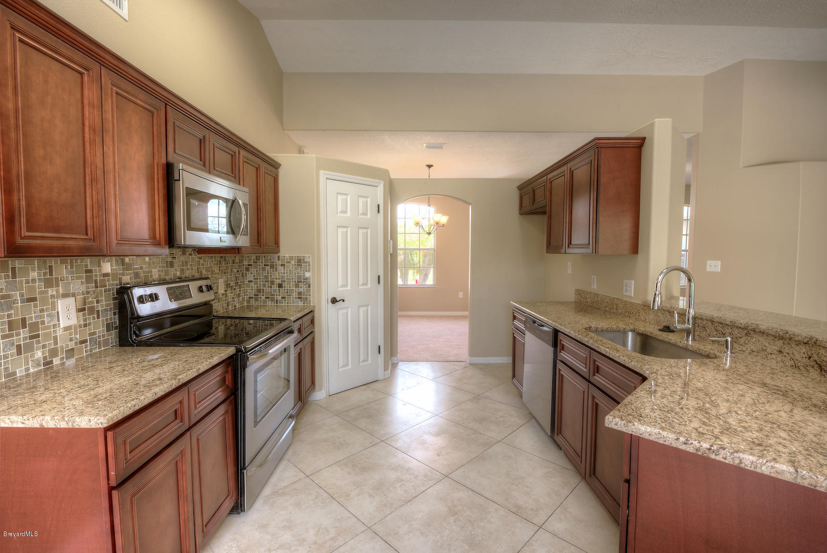 890 Raleigh Road Southeast Palm Bay, FL 32909 - Photo 4 of 20 kitchen2