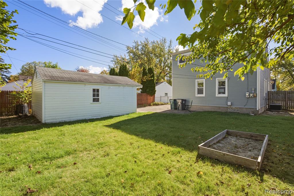 1560 Columbia Road Berkley, MI 48072 - Photo 49 of 52 Gallery Image 49