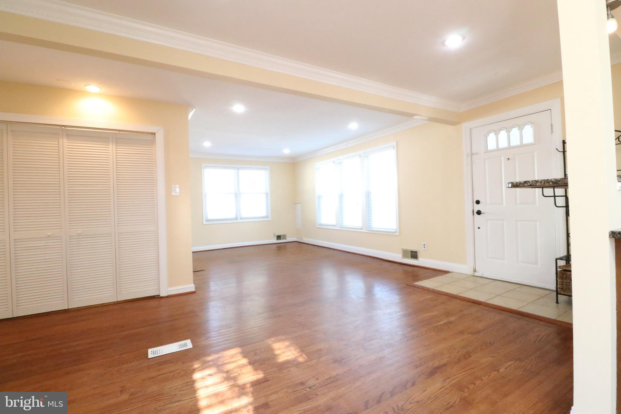 12212 Bluhill Road Silver Spring, MD 20902 - Photo 10 of 27 Entry/Living Room/Dining Room