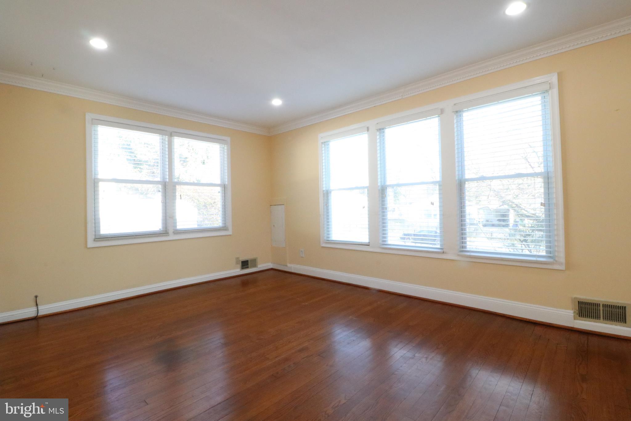 12212 Bluhill Road Silver Spring, MD 20902 - Photo 13 of 27 Living Room