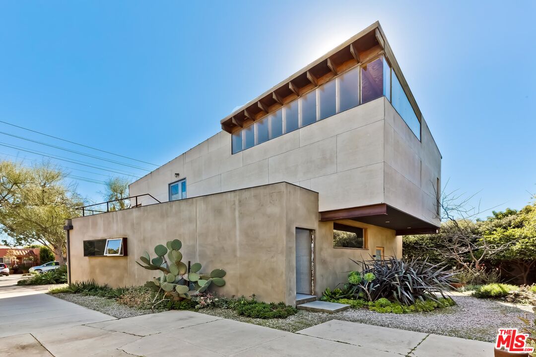 1337 Palms Boulevard Venice, CA 90291 - Photo 2 of 25