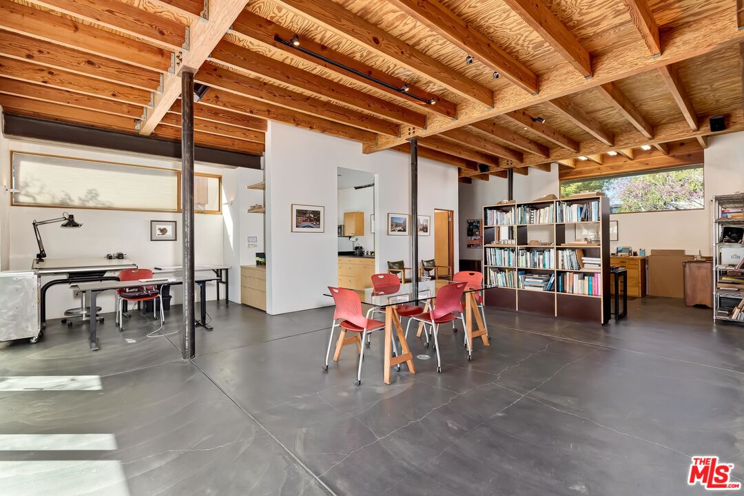 1337 Palms Boulevard Venice, CA 90291 - Photo 4 of 25