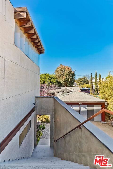 1337 Palms Boulevard Venice, CA 90291 - Photo 10 of 25