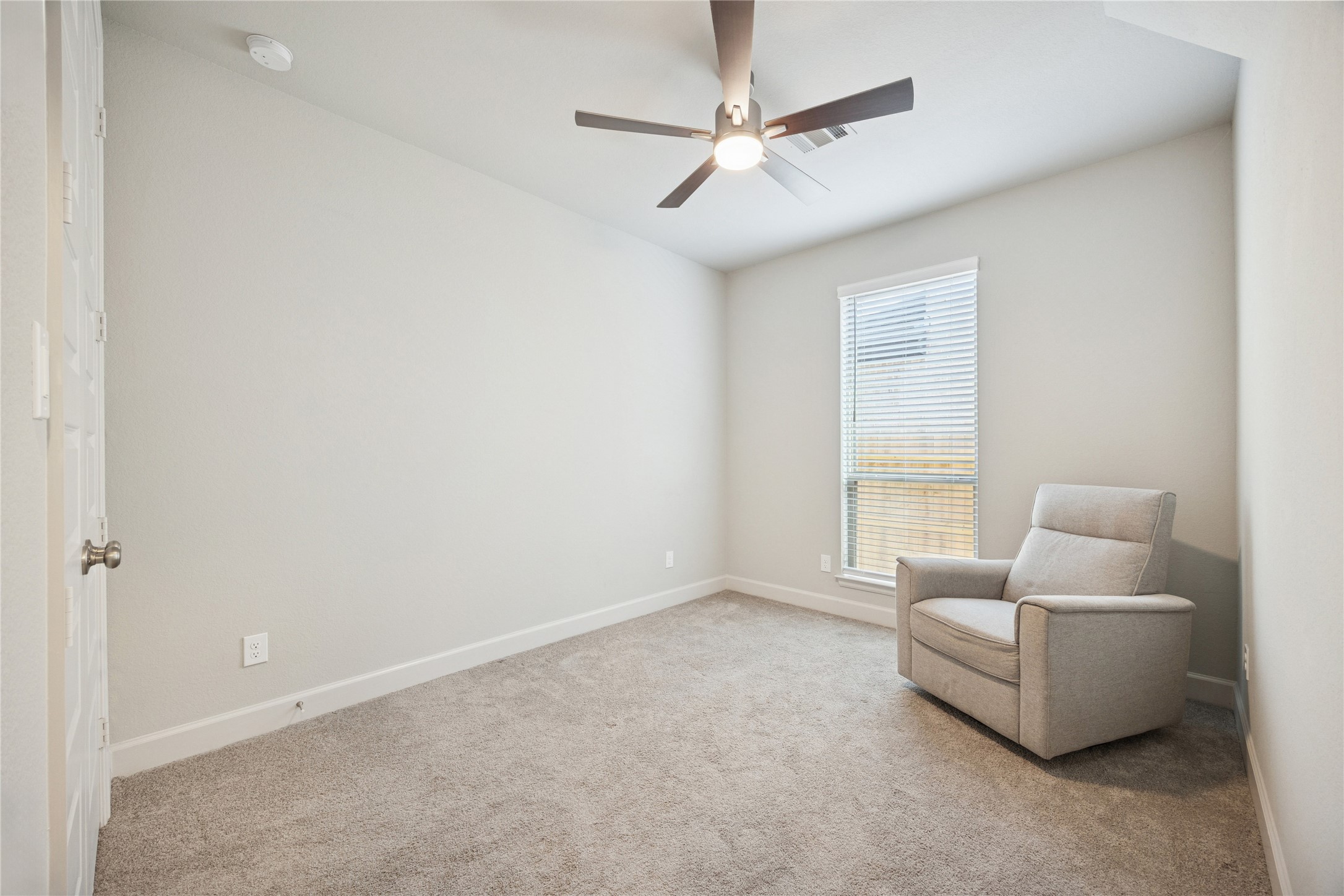 19007 Satsuma Rdg Drive Manvel, TX 77578 - Photo 4 of 15 a living room with furniture and a window