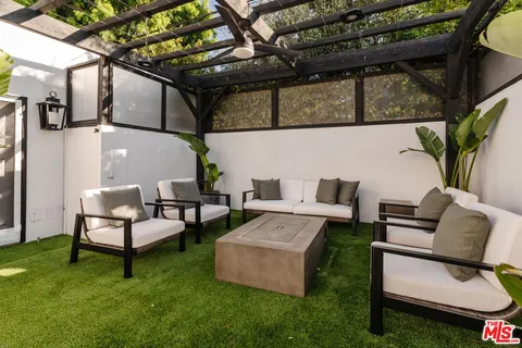 $3,395,000 | 8940 Ashcroft Avenue, West Hollywood, CA 90048