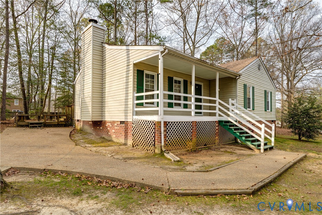 600 Queensway Road Chesterfield, VA 23236 - Photo 9 of 33 front view of a house with a yard