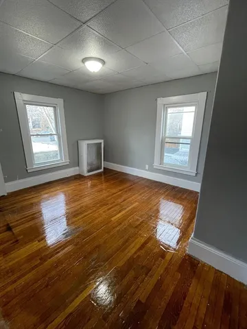 $2,400 | 176 Broadway, Unit 2, Methuen, MA 01844