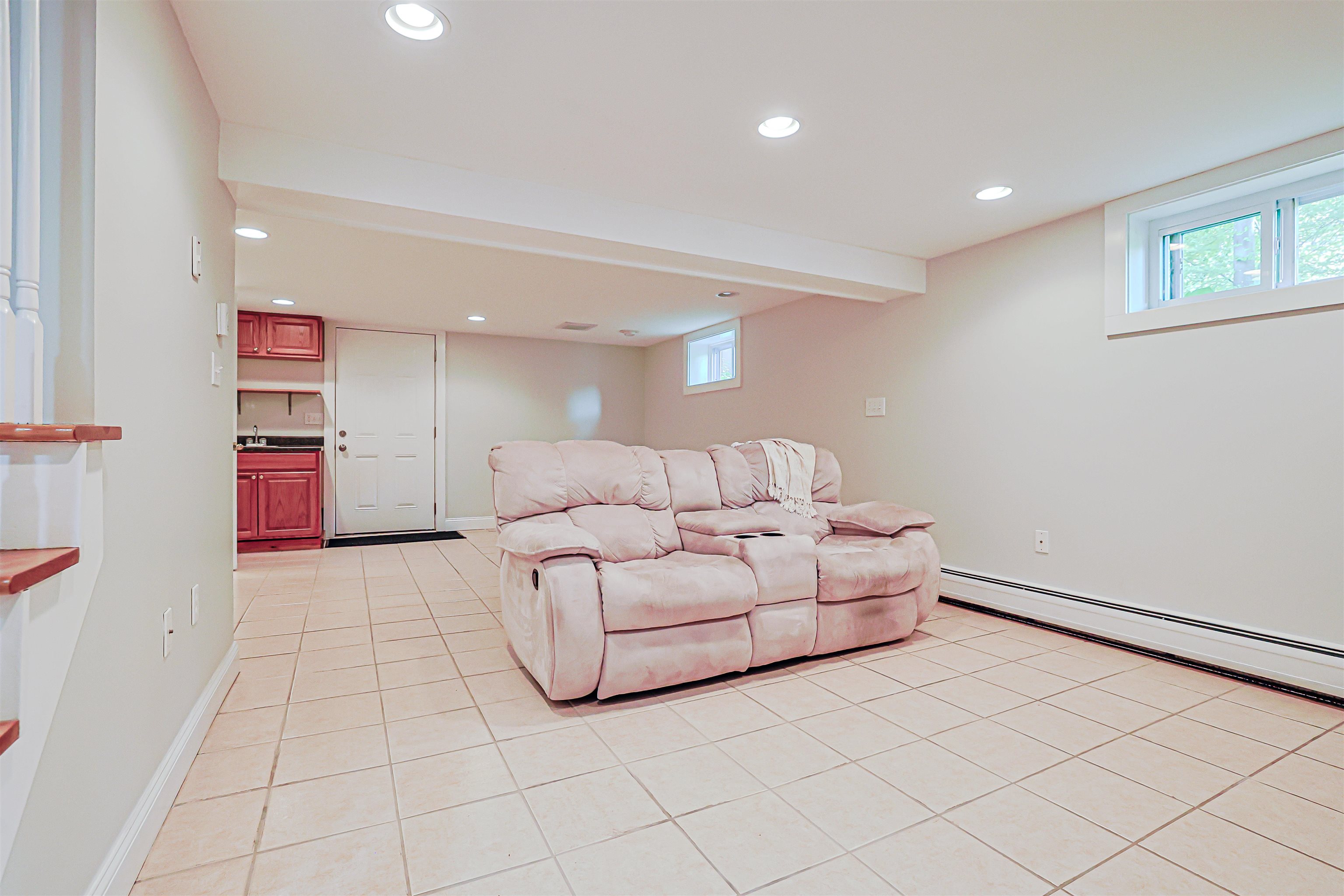 99 Knowlton Street Manchester, NH 03103 - Photo 24 of 35