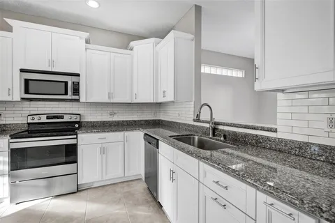 $595,990 | 869 Northwest 127th Avenue, Coral Springs, FL 33071