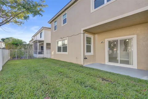 $595,990 | 869 Northwest 127th Avenue, Coral Springs, FL 33071