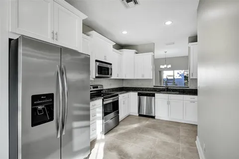 $595,990 | 869 Northwest 127th Avenue, Coral Springs, FL 33071