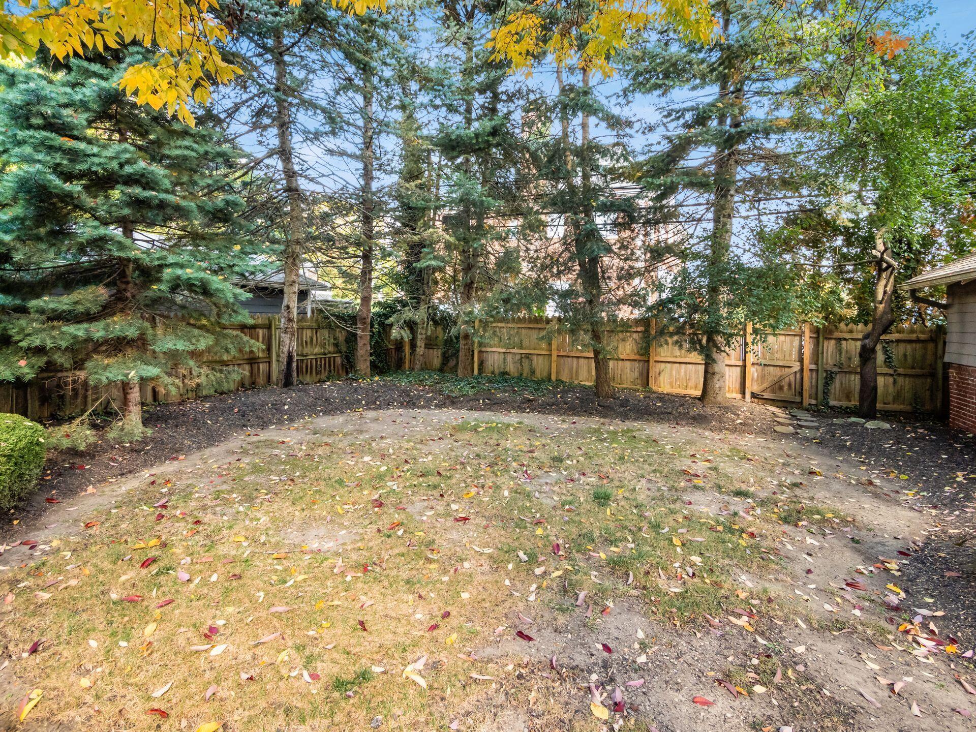 2070 Fairfax Road Columbus, OH 43221 - Photo 49 of 59 056_75a049_N 7020 Fairfax 151