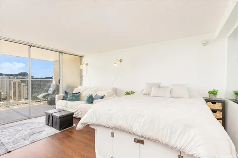 $380,000 | 445 Seaside Avenue, Unit 3505, Honolulu, HI 96815