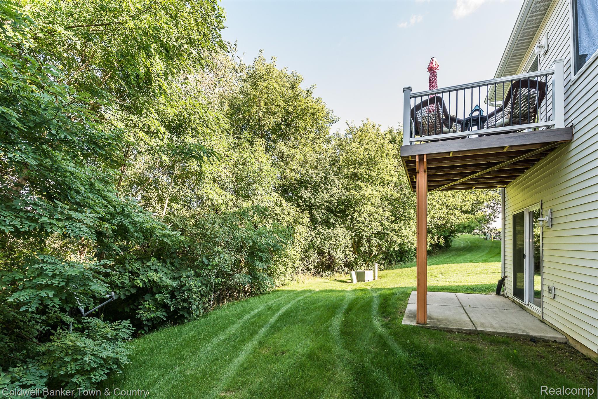 982 Spirea Howell, MI 48843 - Photo 4 of 34 Gallery Image 4