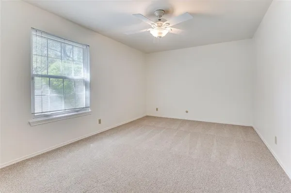 $498,000 | 905 Live Oak Lane, Arlington, TX 76012