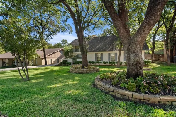 $498,000 | 905 Live Oak Lane, Arlington, TX 76012