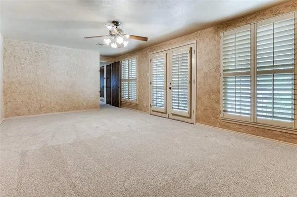 $498,000 | 905 Live Oak Lane, Arlington, TX 76012