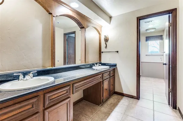 $498,000 | 905 Live Oak Lane, Arlington, TX 76012