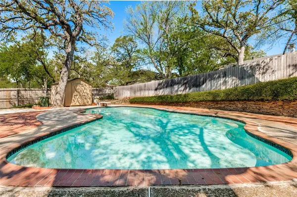 $498,000 | 905 Live Oak Lane, Arlington, TX 76012