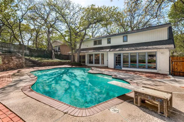 $498,000 | 905 Live Oak Lane, Arlington, TX 76012