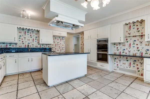 $498,000 | 905 Live Oak Lane, Arlington, TX 76012